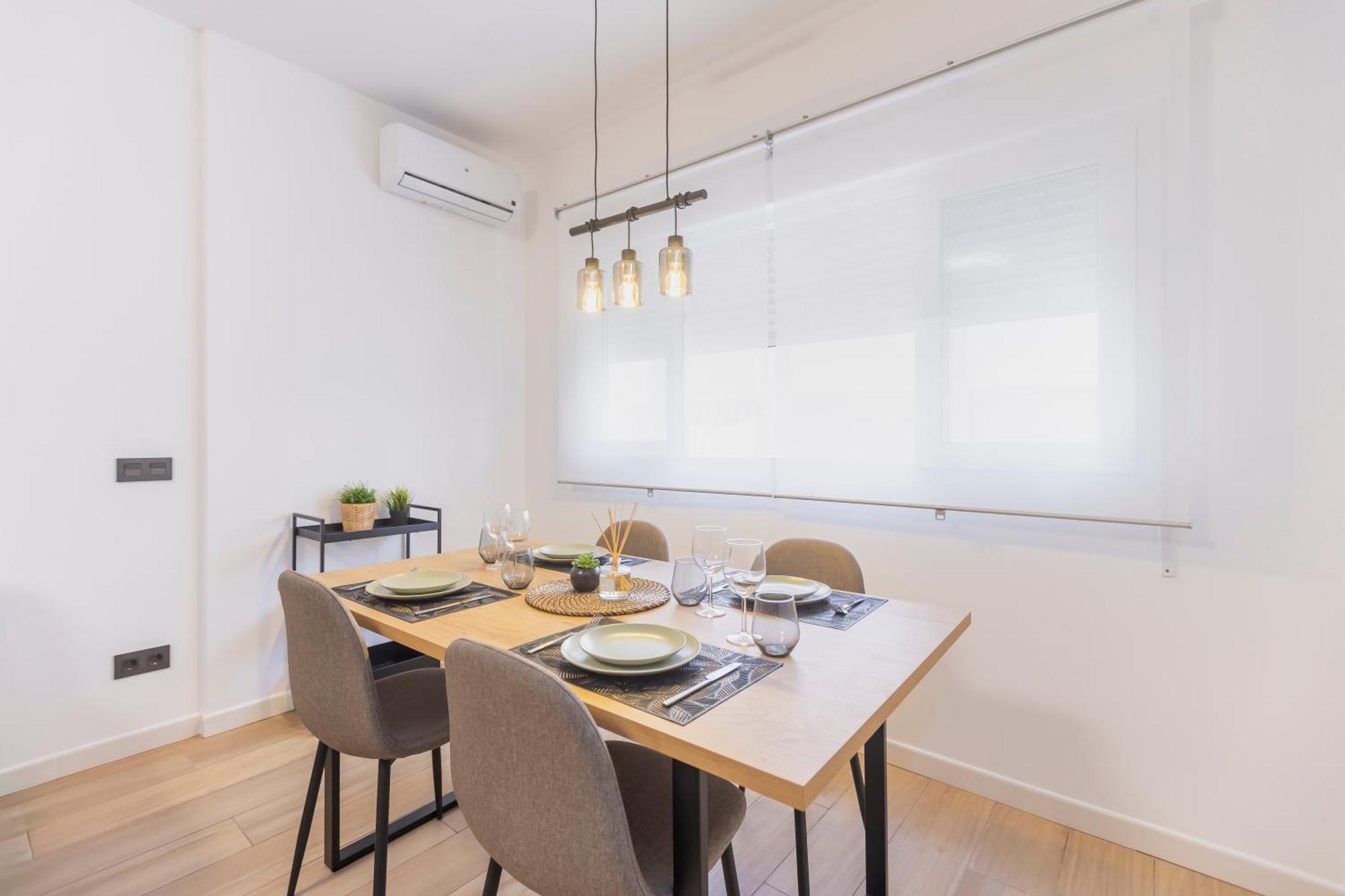 Fully Renovated Apartment In The Heart Of Fuengirola, 2 Min Walk To The Beach Eksteriør billede