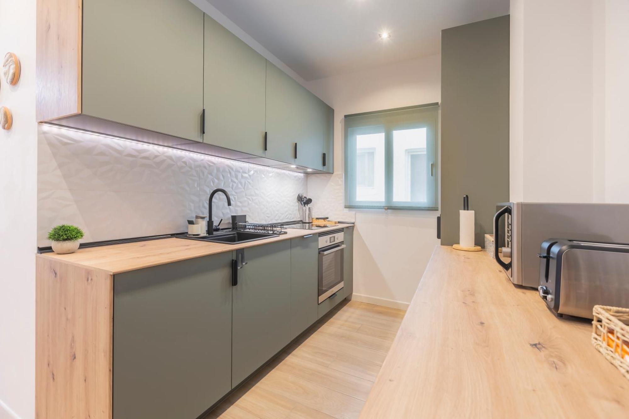 Fully Renovated Apartment In The Heart Of Fuengirola, 2 Min Walk To The Beach Eksteriør billede