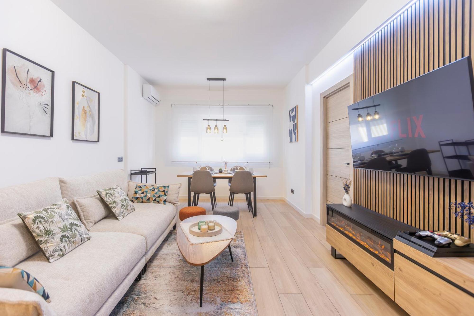 Fully Renovated Apartment In The Heart Of Fuengirola, 2 Min Walk To The Beach Eksteriør billede