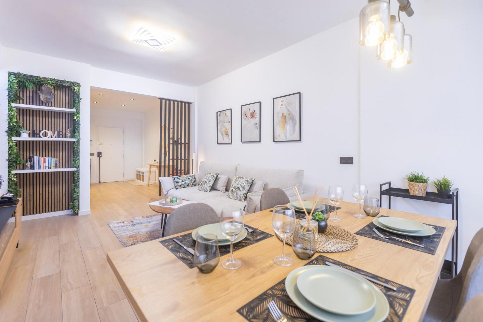 Fully Renovated Apartment In The Heart Of Fuengirola, 2 Min Walk To The Beach Eksteriør billede