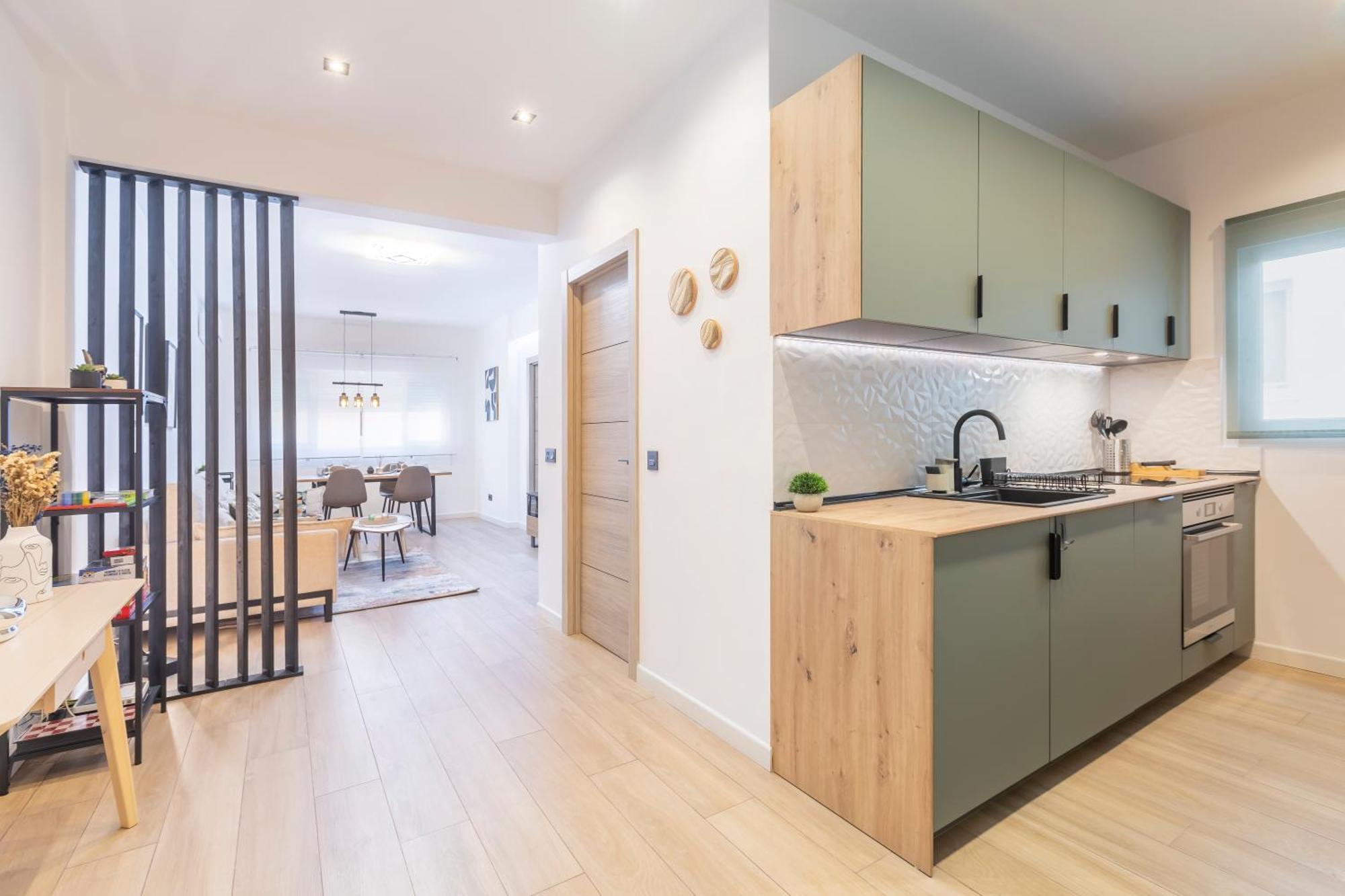 Fully Renovated Apartment In The Heart Of Fuengirola, 2 Min Walk To The Beach Eksteriør billede
